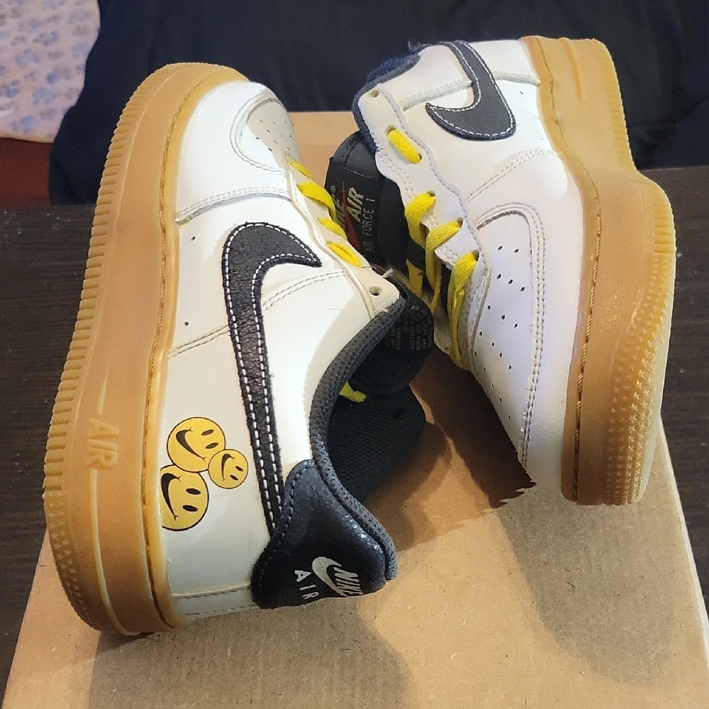 Nike Air Force 1 Low '07 LV8 (GS) "Go The Extra Smile" (2021) (GS) M5Y/W6.5 EUC - Picture 7 of 9